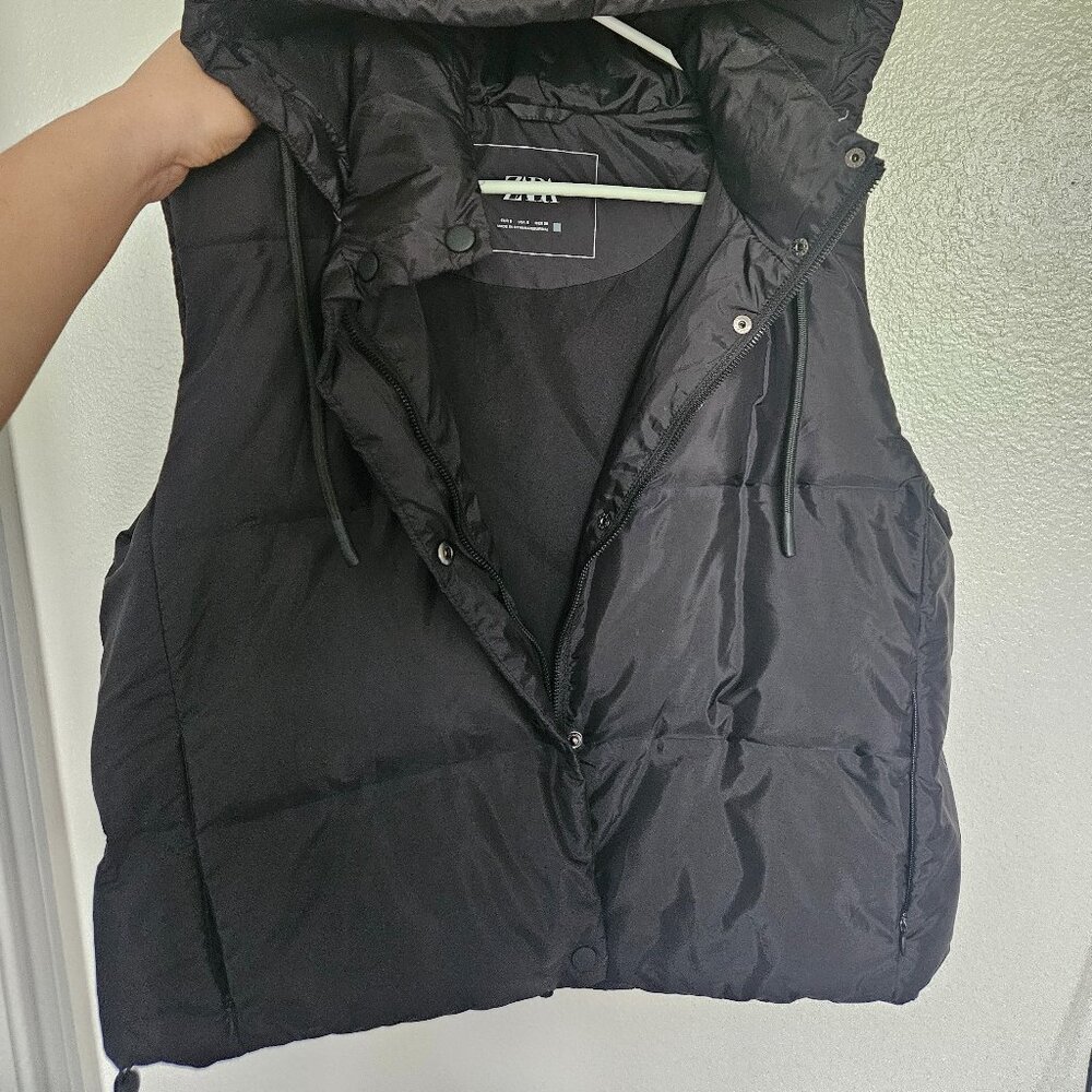 Zara Black Cropped Puffer Vest Size S Super comfy